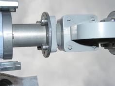 KU OMT ORTHOMODE TRANSDUCER polarizacna vyhybka detail na DEPOLARIZACNY VLNOVOD SMW  XD12  c17